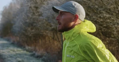 10 km en fin novembre : 5 erreurs d’allure qui flinguent ton chrono (et comment les éviter)