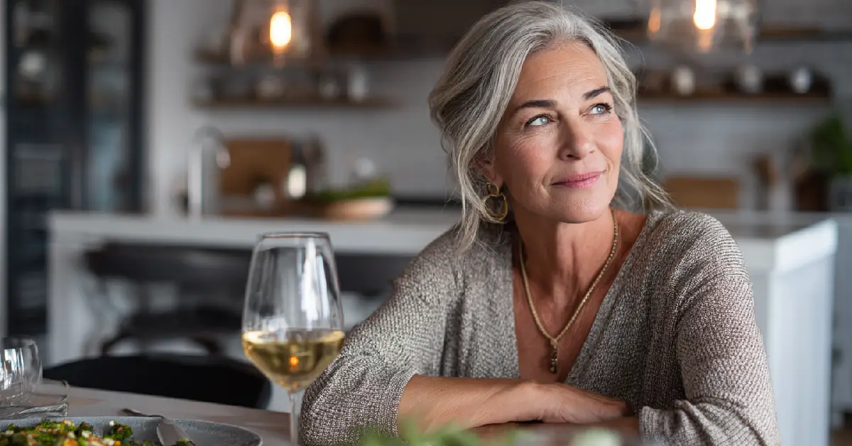 Alcool et ménopause : pourquoi ce piège est souvent sous-estimé