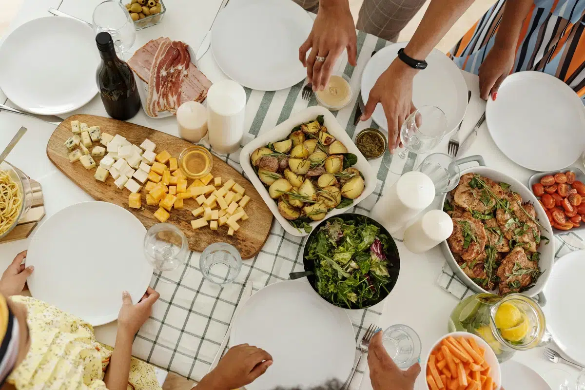 Quais carnes baratas, de baixo custo e acessíveis comprar com orçamento limitado no Brasil?