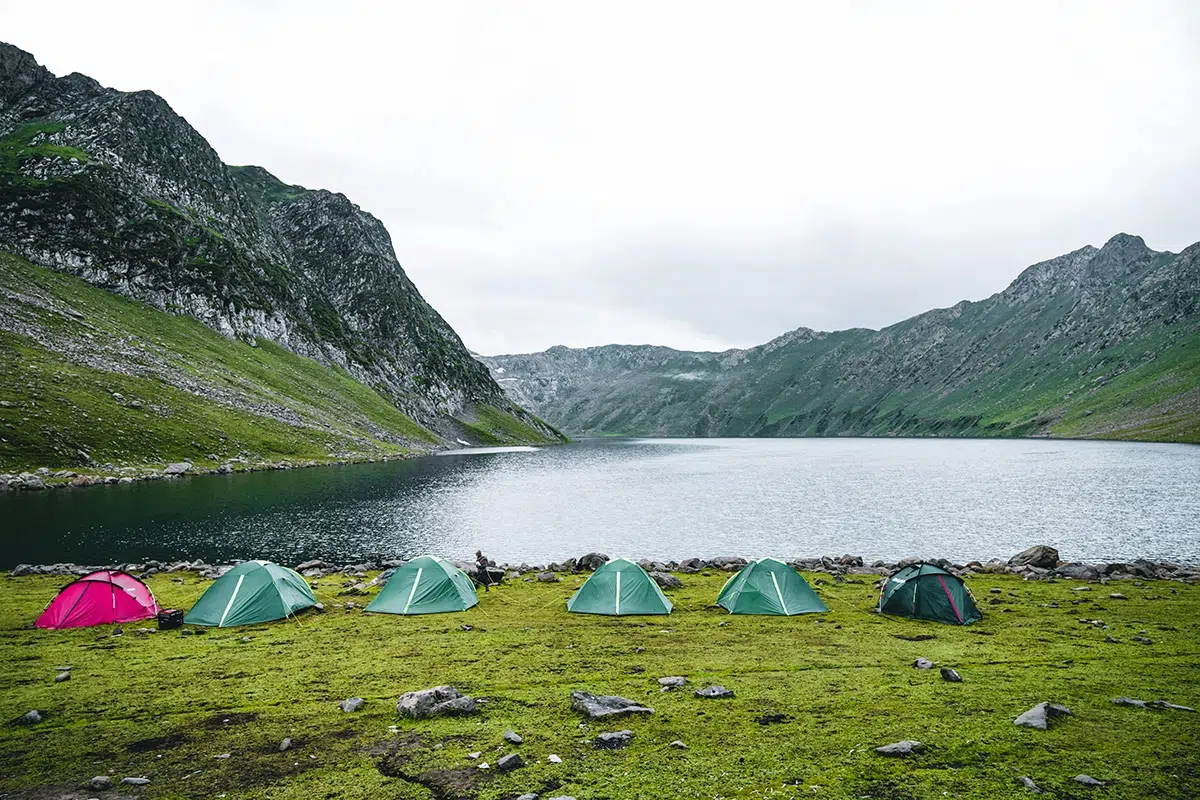 Comment faire du camping sauvage ? Tout ce qu’il faut savoir avant de se lancer