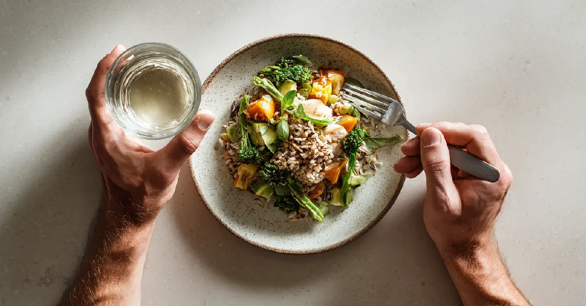 Métabolisme de base : Calcul des besoins journaliers en calories ou dépenses énergétiques journalières Métabolisme de base : Calcul des besoins journaliers en calories ou dépenses énergétiques journalières