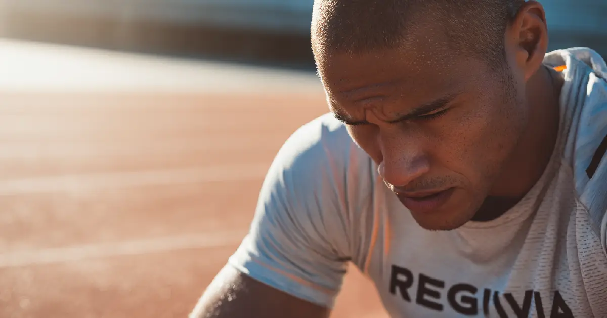 Muchos runners creen que entrenan más duro para progresar… pero dos sesiones intensas seguidas suelen producir el efecto contrario