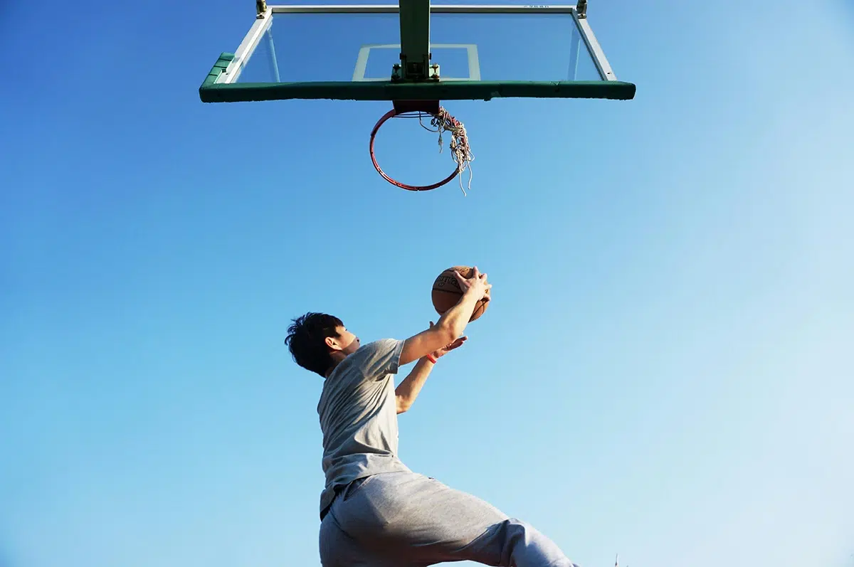 Le basketball fait-il grandir ? Mythe ou réalité