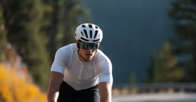 Les kilos en trop ou quand le poids est le premier ennemi du cycliste pour développer la performance dans les côtes et en montagne.