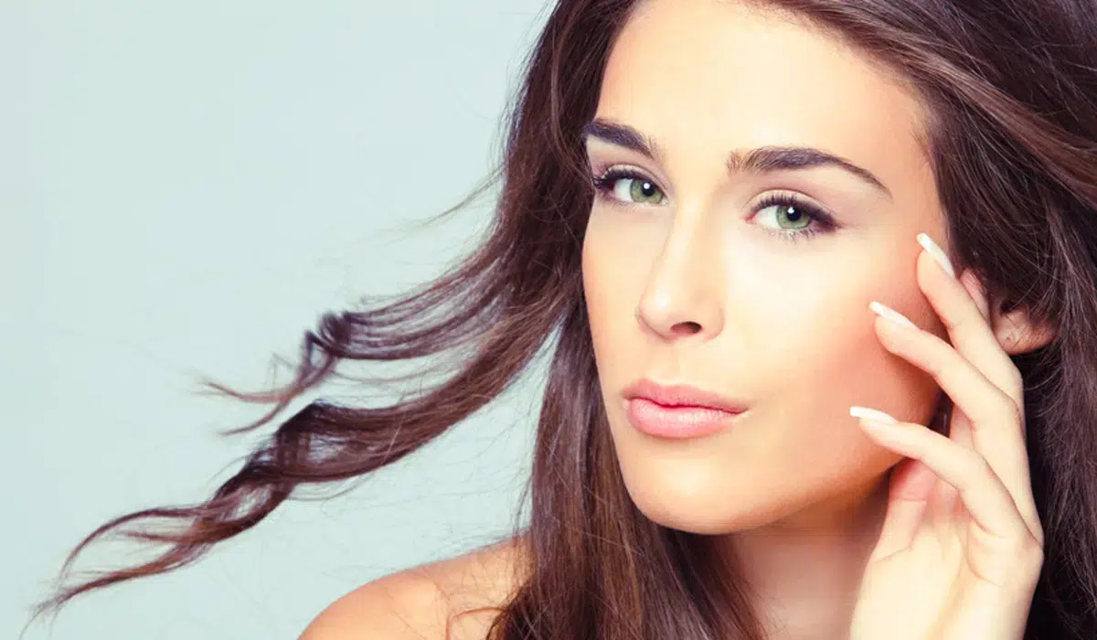 Welche Haarfarbe bei heller Haut und grünen Augen? Welche Haarfarbe bei heller Haut und grünen Augen?