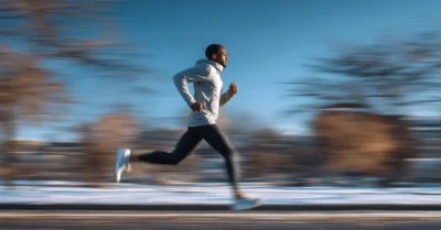Pourquoi courir “trop facile” en janvier peut bloquer ta progression jusqu’en février