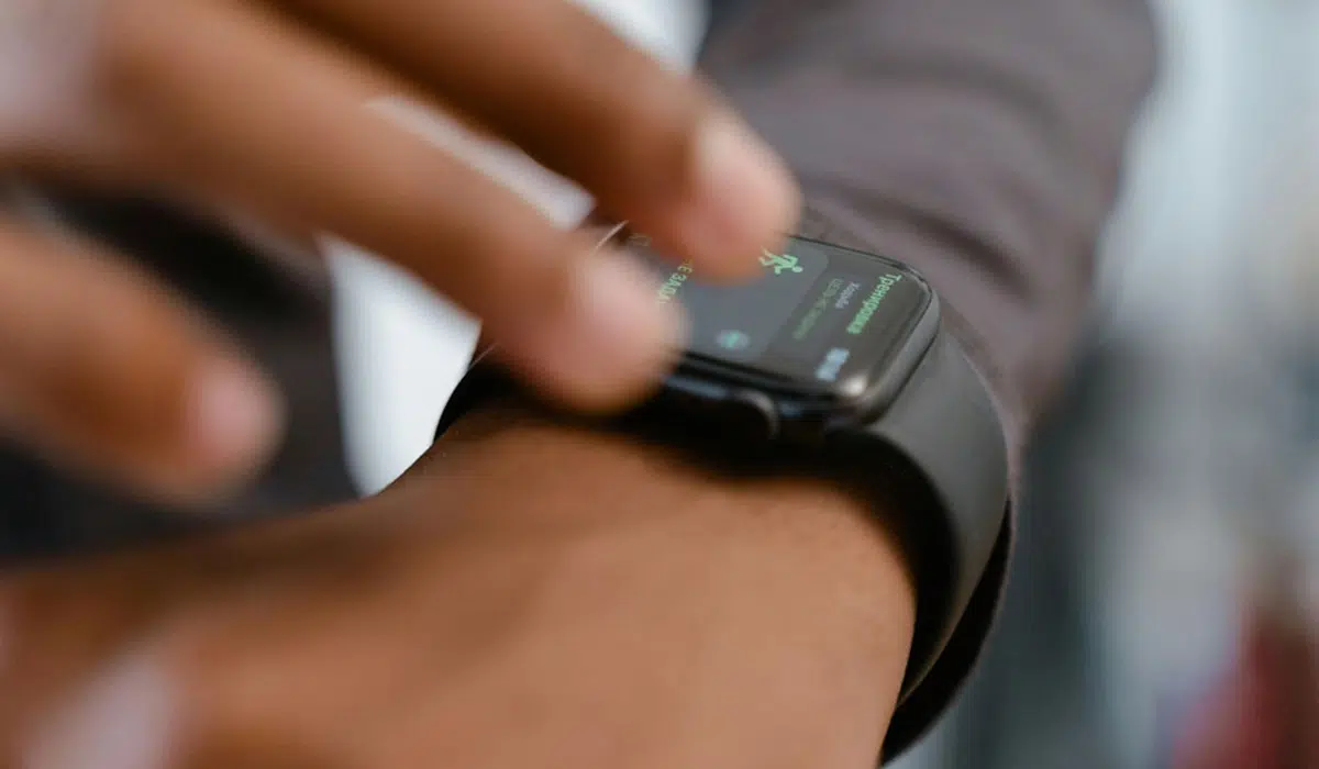 Quanto tempo por sessão e com que frequência deve-se praticar ioga para progredir e perder peso?
