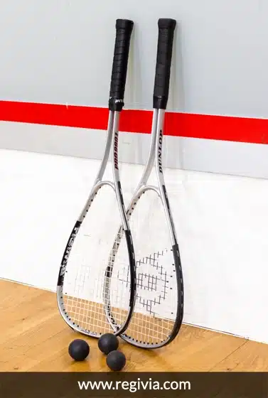 Matériels et accessoires nécessaires : Quel équipement essentiel et indispensable acheter pour débuter le squash ?