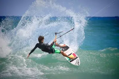 Quels sont les sports nautiques ? Liste et bienfaits des sports aquatiques