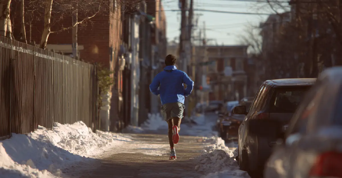 Reprise course à pied : faut-il d’abord rallonger les sorties ou remettre de l’intensité pour éviter la blessure ?