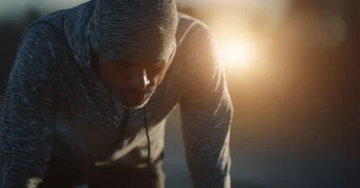 Running : Pourquoi ton corps assimile moins vite qu’avant, même avec le même entraînement