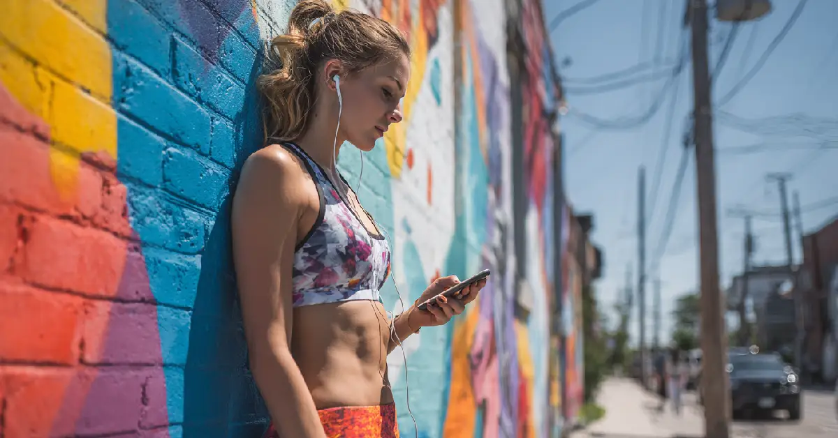 Running : pourquoi les réseaux sociaux fatiguent parfois autant certains coureurs que les entraînements