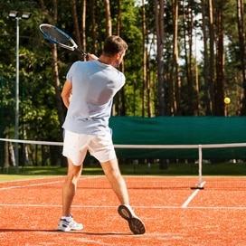 Dépense calorique pour maigrir du ventre : Tennis