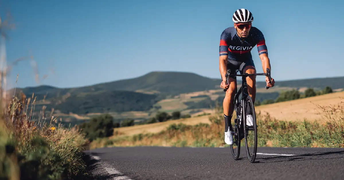 Vélo : faut-il rouler longtemps ou plus souvent pour progresser ?