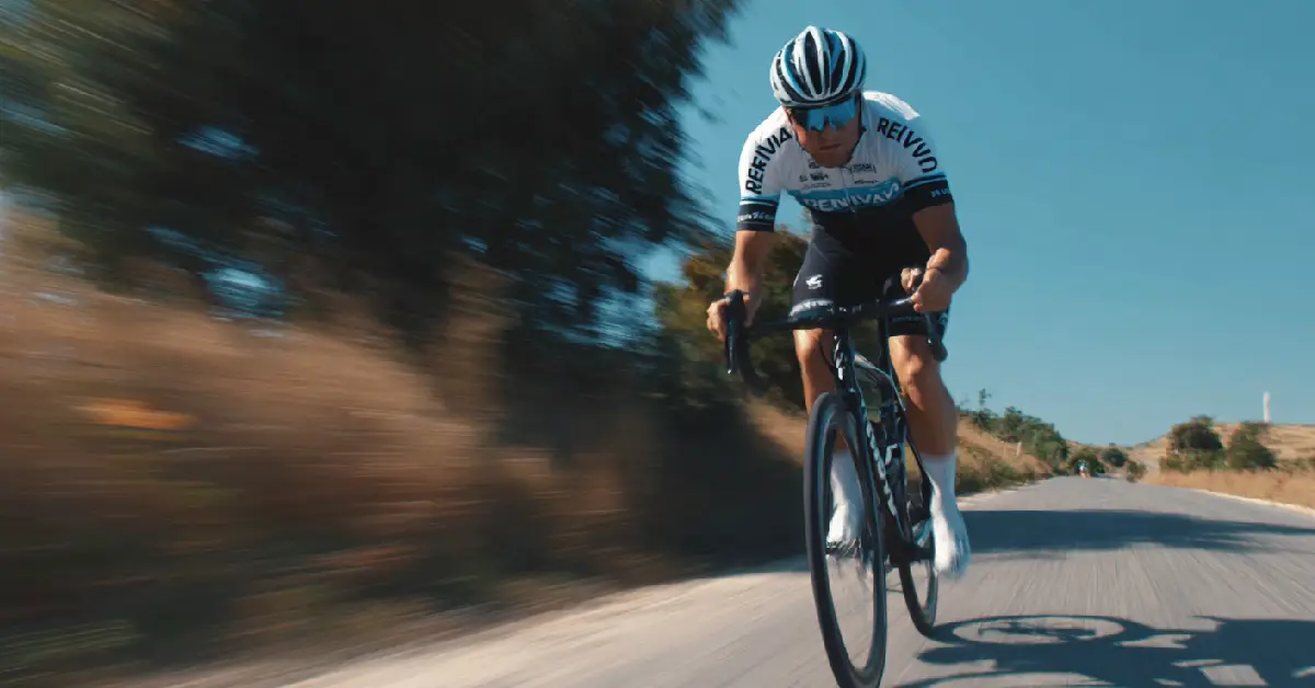 Vélo : moins rouler mais mieux, efficace… ou illusion ?