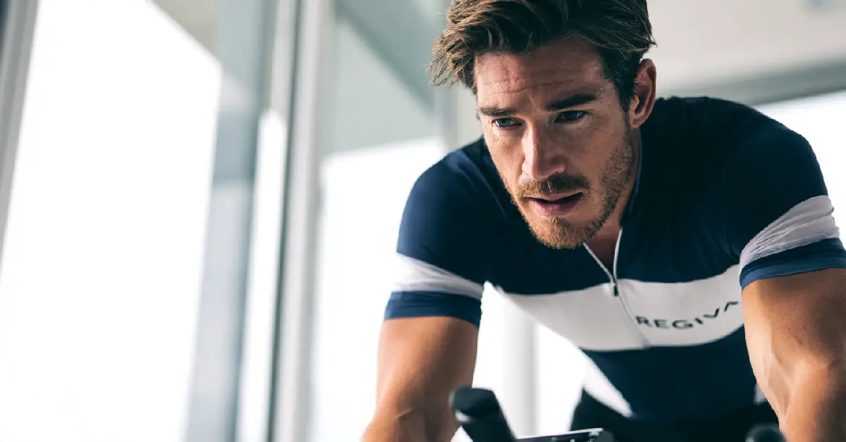 Vélo : pourquoi certaines séances home trainer deviennent plus efficaces que les longues sorties