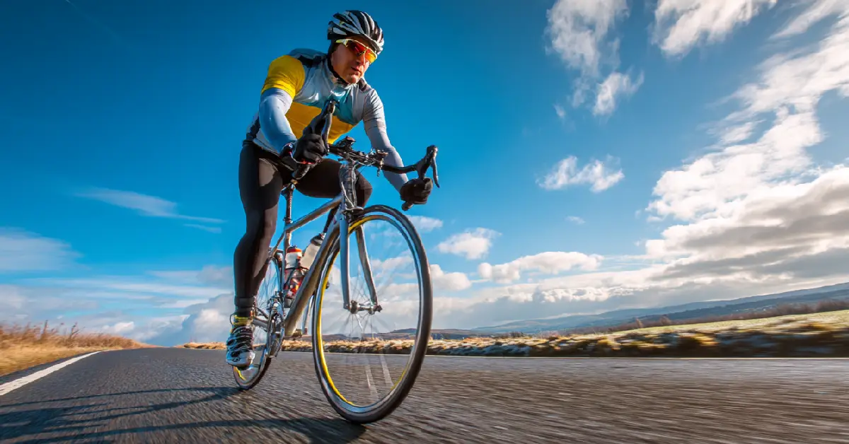 VO₂max Vélo & âge : pourquoi après 40 ans il faut l’entretenir deux fois plus